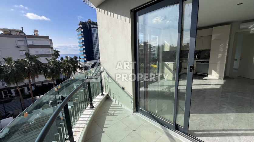 Квартира 1+1 в престижной резиденции Тосмура в 150 метрах от моря - Ракурс 9