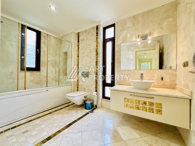 Отдельно стоящая вилла 3+1 с личным бассейном в уникальном курортном комплексе района Каргыджак - Ракурс 2