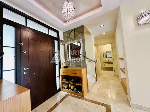 Отдельно стоящая вилла 3+1 с личным бассейном в уникальном курортном комплексе района Каргыджак - Ракурс 10