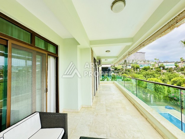 Отдельно стоящая вилла 3+1 с личным бассейном в уникальном курортном комплексе района Каргыджак - Ракурс 17