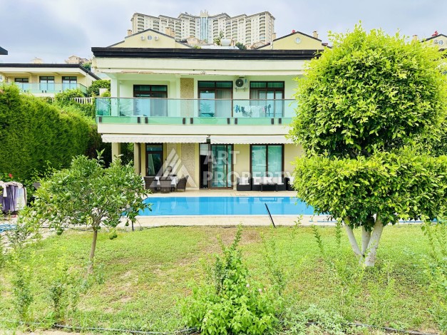 Отдельно стоящая вилла 3+1 с личным бассейном в уникальном курортном комплексе района Каргыджак - Ракурс 24