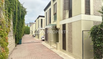 Отдельно стоящая вилла 3+1 с личным бассейном в уникальном курортном комплексе района Каргыджак - Ракурс 27