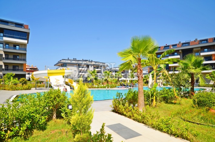 Просторная квартира 3+1 площадью 240 м² в уютном комплексе района Оба - Ракурс 1