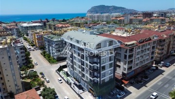 Квартира 1+1 с панорамным остеклением и открытыми видами на город, в комплексе 2024 года - Ракурс 2