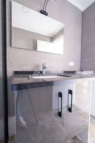 Квартира 1+1 с панорамным остеклением и открытыми видами на город, в комплексе 2024 года - Ракурс 22