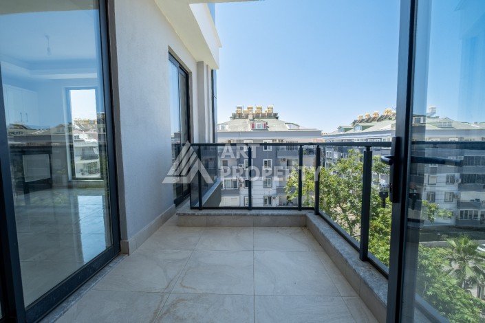 Квартира 1+1 с панорамным остеклением и открытыми видами на город, в комплексе 2024 года - Ракурс 23