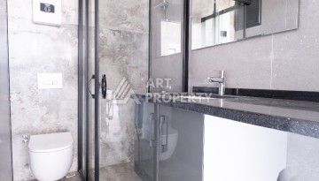 Квартира 1+1 с панорамным остеклением и открытыми видами на город, в комплексе 2024 года - Ракурс 25