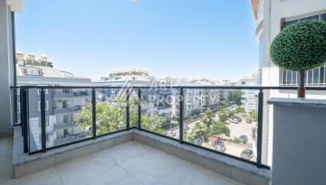 Квартира 1+1 с панорамным остеклением и открытыми видами на город, в комплексе 2024 года - Ракурс 27