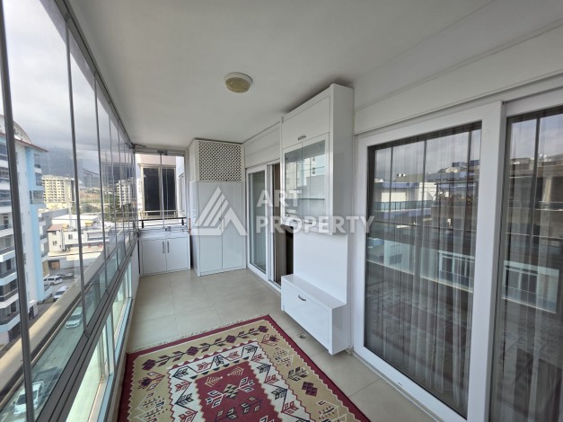 Квартира 1+1 с большим балконом в Махмутларе, всего 350 м до моря - Ракурс 0