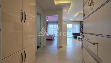 Квартира 1+1 с большим балконом в Махмутларе, всего 350 м до моря - Ракурс 6