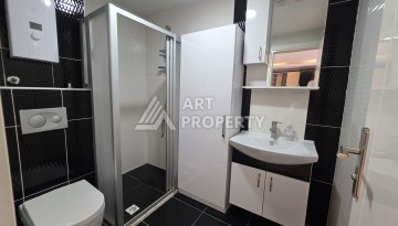 Квартира 1+1 с большим балконом в Махмутларе, всего 350 м до моря - Ракурс 8