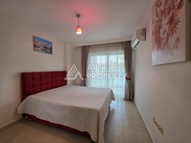 Квартира 1+1 с большим балконом в Махмутларе, всего 350 м до моря - Ракурс 9