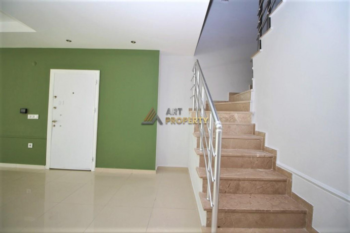 Пятикомнатный дуплекс с садом у реки Дим в районе Кестель, 220м2 - Ракурс 12