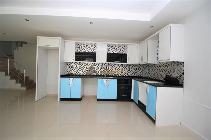 Пятикомнатный дуплекс с садом у реки Дим в районе Кестель, 220м2 - Ракурс 16