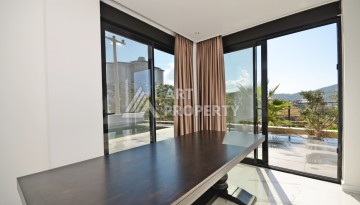 Современная вилла 3+1 с личным бассейном и панорамным видом на море в Каргыджаке - Ракурс 9