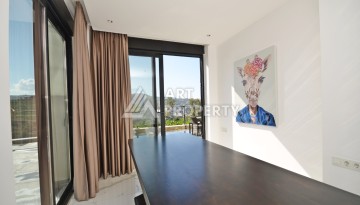 Современная вилла 3+1 с личным бассейном и панорамным видом на море в Каргыджаке - Ракурс 10