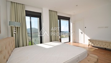 Современная вилла 3+1 с личным бассейном и панорамным видом на море в Каргыджаке - Ракурс 12