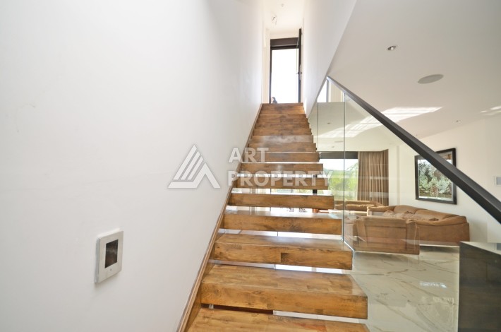 Современная вилла 3+1 с личным бассейном и панорамным видом на море в Каргыджаке - Ракурс 12