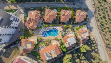 Просторная вилла 4+1 в Каргыджаке с красивыми видами и большой зелёной территорией комплекса - Ракурс 6