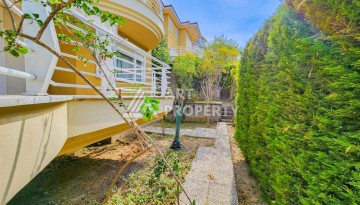 Просторная вилла 4+1 в Каргыджаке с красивыми видами и большой зелёной территорией комплекса - Ракурс 11