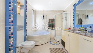 Просторная вилла 4+1 в Каргыджаке с красивыми видами и большой зелёной территорией комплекса - Ракурс 24