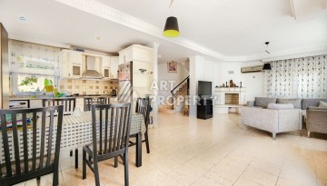 Просторная вилла 4+1 в Каргыджаке с красивыми видами и большой зелёной территорией комплекса - Ракурс 32