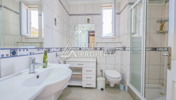 Просторная вилла 4+1 в Каргыджаке с красивыми видами и большой зелёной территорией комплекса - Ракурс 37