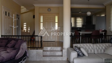 Вилла 3+1 в легендарном комплексе Gold City с панорамным видом на море и доступом к отельной инфраструктуре - Ракурс 19