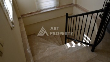 Вилла 3+1 в легендарном комплексе Gold City с панорамным видом на море и доступом к отельной инфраструктуре - Ракурс 24