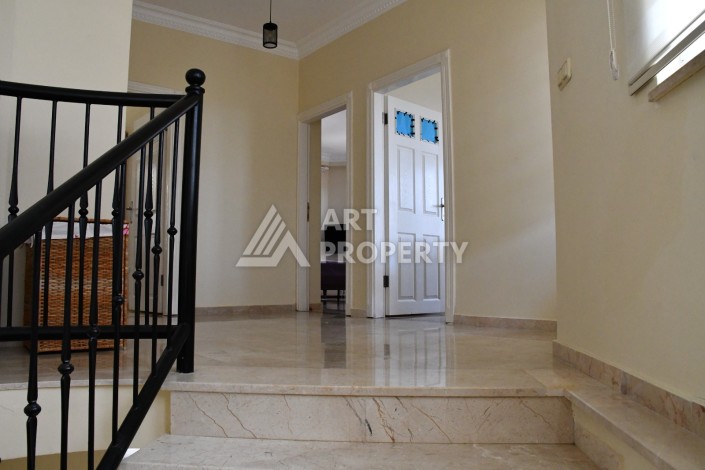 Вилла 3+1 в легендарном комплексе Gold City с панорамным видом на море и доступом к отельной инфраструктуре - Ракурс 25