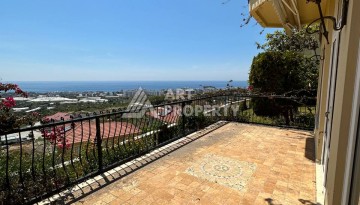 Вилла 3+1 в легендарном комплексе Gold City с панорамным видом на море и доступом к отельной инфраструктуре - Ракурс 27