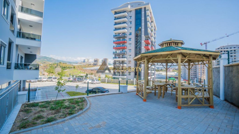 Квартира 4+1 в новом комплексе в тихом месте Махмутлара, 220 м2 - Ракурс 3