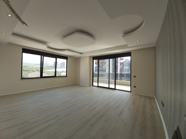 Квартира 4+1 в новом комплексе в тихом месте Махмутлара, 220 м2 - Ракурс 20