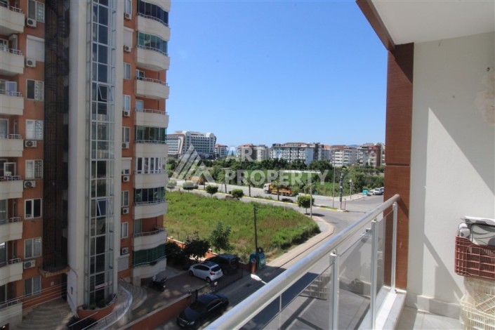 Квартира 2+1 с отдельной кухней в Махмутларе. Всего 400 метров до моря - Ракурс 13