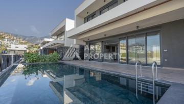 Вилла 3+1 с приватным бассейном и садом, 240 кв.м. Элитная недвижимость в Каргыджаке. - Ракурс 34