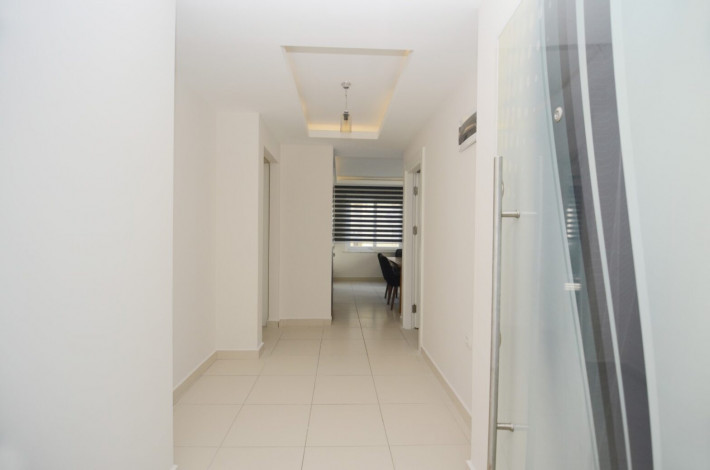 Четырехкомнатная квартира в современном комплексе в районе Махмутлар, Алания, 145 м2 - Ракурс 6