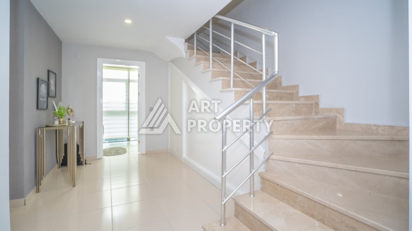 Двухуровневый пентхаус 2+1 в Кестеле всего в 200 метрах от моря - Ракурс 59