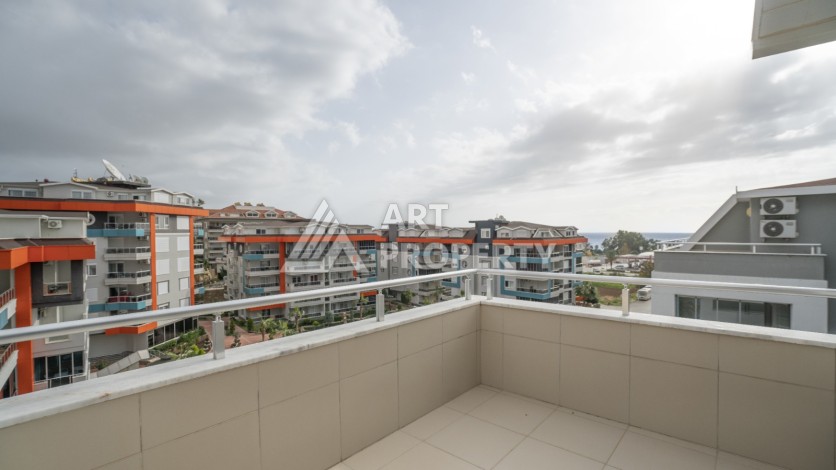 Двухуровневый пентхаус 2+1 в Кестеле всего в 200 метрах от моря - Ракурс 67