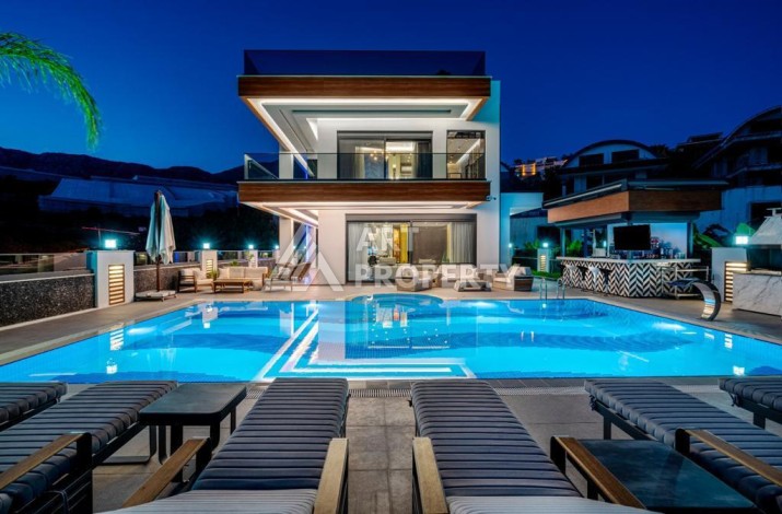 Роскошная вилла 3+2 с инфинити-бассейном и панорамным видом в Каргыджаке, 320 кв.м. - Ракурс 0