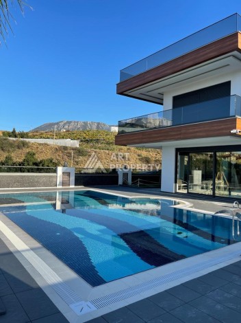 Роскошная вилла 3+2 с инфинити-бассейном и панорамным видом в Каргыджаке, 320 кв.м. - Ракурс 11