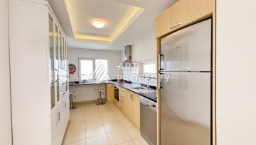 Пентхаус 3+1 с панорамным видом на море и горы в районе Махмутлар - Ракурс 9