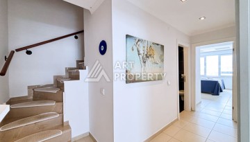 Пентхаус 3+1 с панорамным видом на море и горы в районе Махмутлар - Ракурс 15