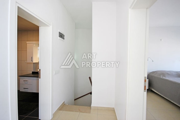 Пентхаус 3+1 с панорамным видом на море и горы в районе Махмутлар - Ракурс 28