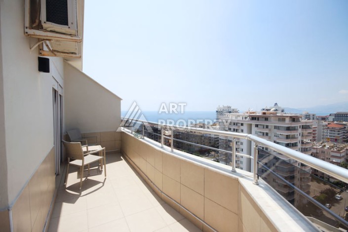 Пентхаус 3+1 с панорамным видом на море и горы в районе Махмутлар - Ракурс 44