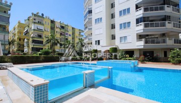 Пентхаус 3+1 с панорамным видом на море и горы в районе Махмутлар - Ракурс 70