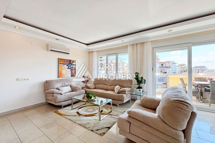 Просторный пентхаус 4+2 с видом на море в центре Алании - Ракурс 1