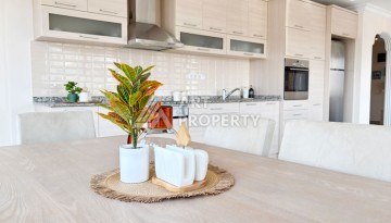 Просторный пентхаус 4+2 с видом на море в центре Алании - Ракурс 10