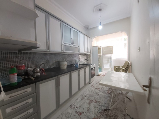 Срочная продажа трехкомнатной квартиры с отдельной кухней в районе Махмутлар, 105 м2 - Ракурс 7