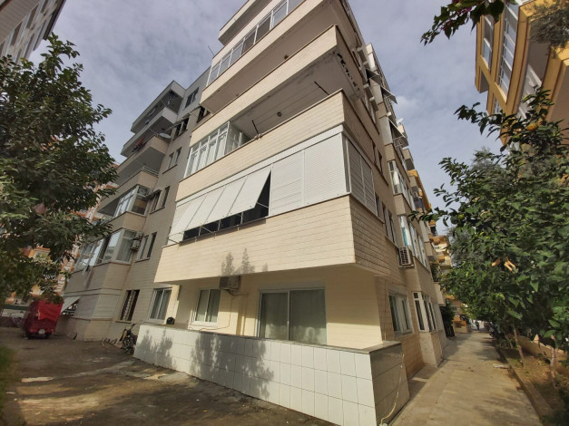 Срочная продажа трехкомнатной квартиры с отдельной кухней в районе Махмутлар, 105 м2 - Ракурс 10