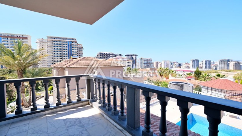 Вилла с личным бассейном после полной реновации в районе Махмутлар, 900 метров до моря - Ракурс 31